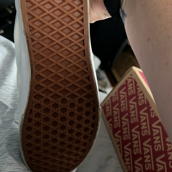 Vans - Picture 4 of 5